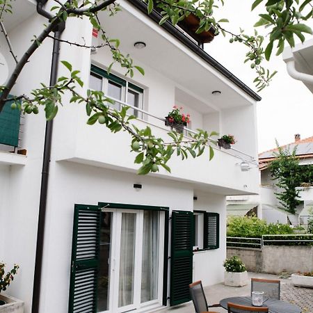 Apartments Petri - Close To The Sea Tisno Buitenkant foto